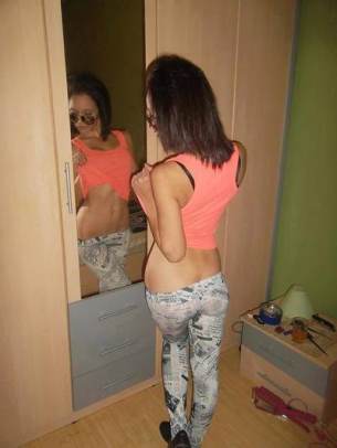 Adult dating profile photo of India (18) in Ontario