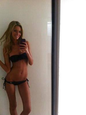 Meet Mackenzie (20) from Ontario | FWB Casual Partner