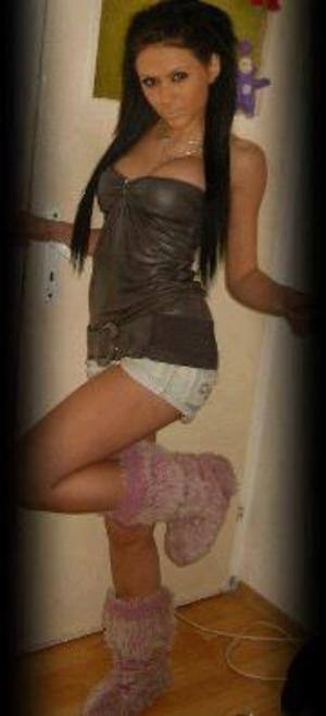 Celina, 19, Washington | Local FWB Dating Profile