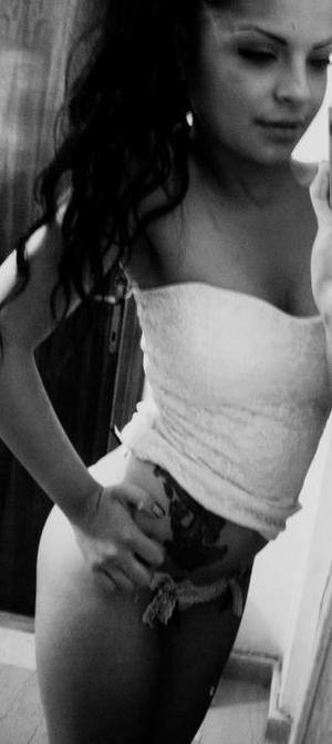 Meet Emilee (24) from New York | FWB Casual Partner