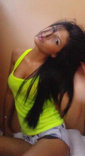 Carla (28) in Quebec, adult profile photo