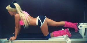 Shirley (18) in Minnesota | Friends with Benefits