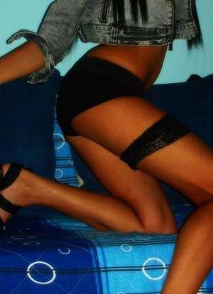 Chat with Anahi (29) | Minnesota Casual Partners