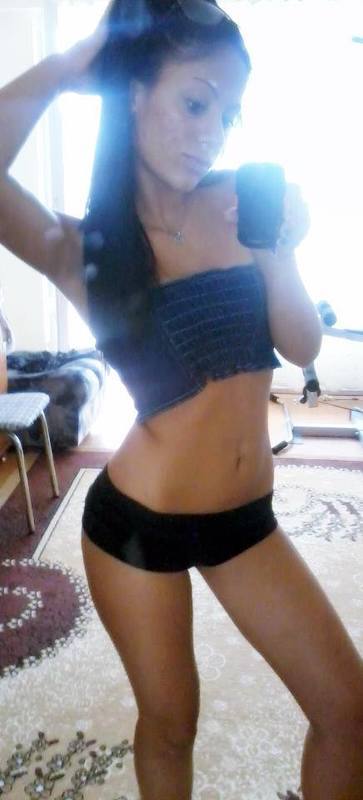 Leslie (18) in Missouri | Friends with Benefits