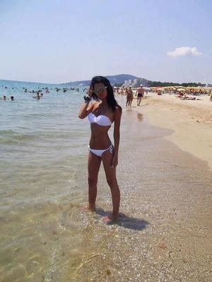 Jacqueline is a cheater looking for a guy like you!