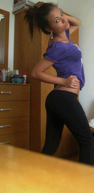 Precious from South Carolina is looking for adult webcam chat