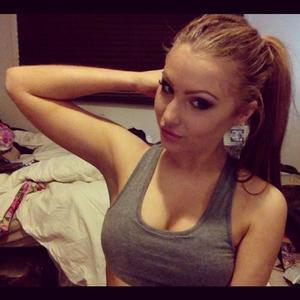 Vannesa from Hillcrest, Illinois is looking for adult webcam chat