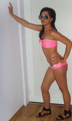 Escorts like Lindsay are down to fuck you now!