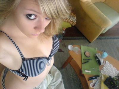 Nobuko from Tigard, Oregon is looking for adult webcam chat