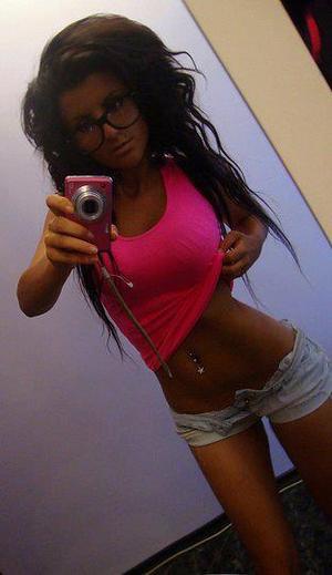 Meet local singles like Emilie from New York who want to fuck tonight