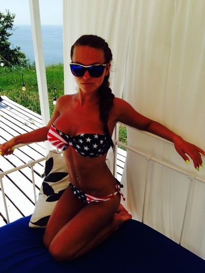 Escorts like Ellie are down to fuck you now!