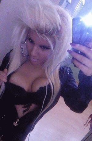 Linda from New York is interested in nsa sex with a nice, young man