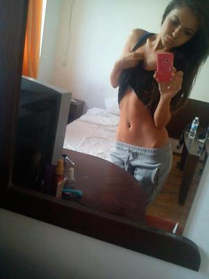 Aubree from Pennsylvania is looking for adult webcam chat