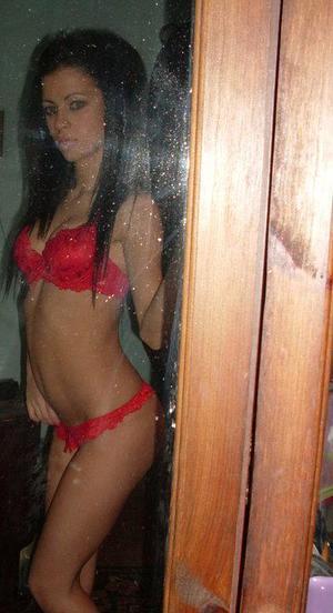 Tama from Westchester, Florida is looking for adult webcam chat