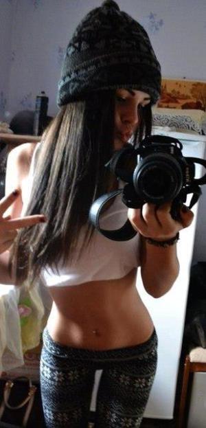 Deedee from Mount Pleasant, South Carolina is looking for adult webcam chat