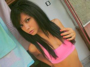 Tuyet from  is interested in nsa sex with a nice, young man