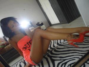 Viviana from Tennessee is interested in nsa sex with a nice, young man
