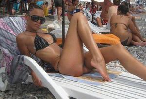 Bobette from Palm Beach, Florida is looking for adult webcam chat