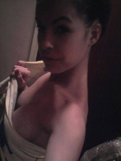 Drema from Center Strafford, New Hampshire is looking for adult webcam chat