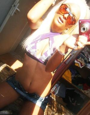 Kathyrn from Rossville, Kansas is looking for adult webcam chat