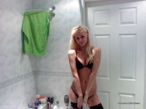 Lynda from  is looking for adult webcam chat