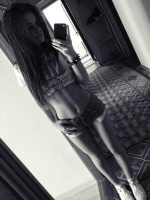 Carole from Carolina, Rhode Island is looking for adult webcam chat