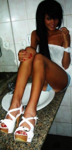 Looking for local cheaters? Take Alondra from Ohio home with you