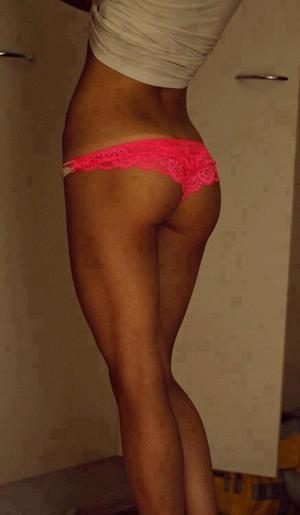 Gwendolyn from West Virginia is looking for adult webcam chat