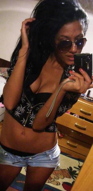 Looking for local cheaters? Take Johanna from Ontario home with you