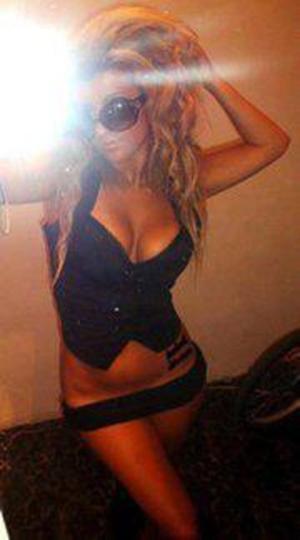Meet local singles like Camille from Illinois who want to fuck tonight