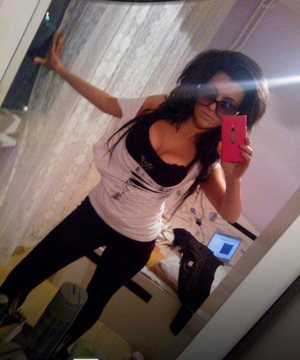 Escorts like Daisy are down to fuck you now!