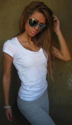 Shonda from Schofield, Wisconsin is looking for adult webcam chat