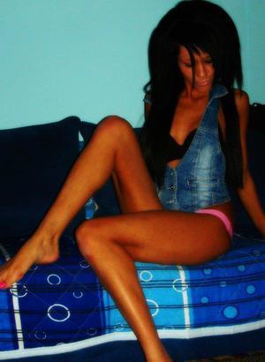 Meet local singles like Aliya from Wisconsin who want to fuck tonight